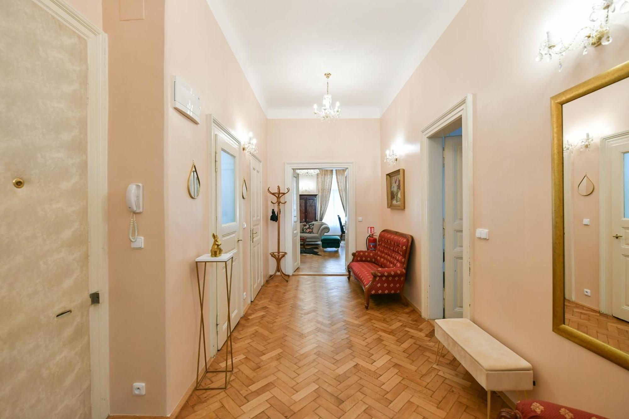 Stunning Charles Bridge Apartment Apartment Prag
